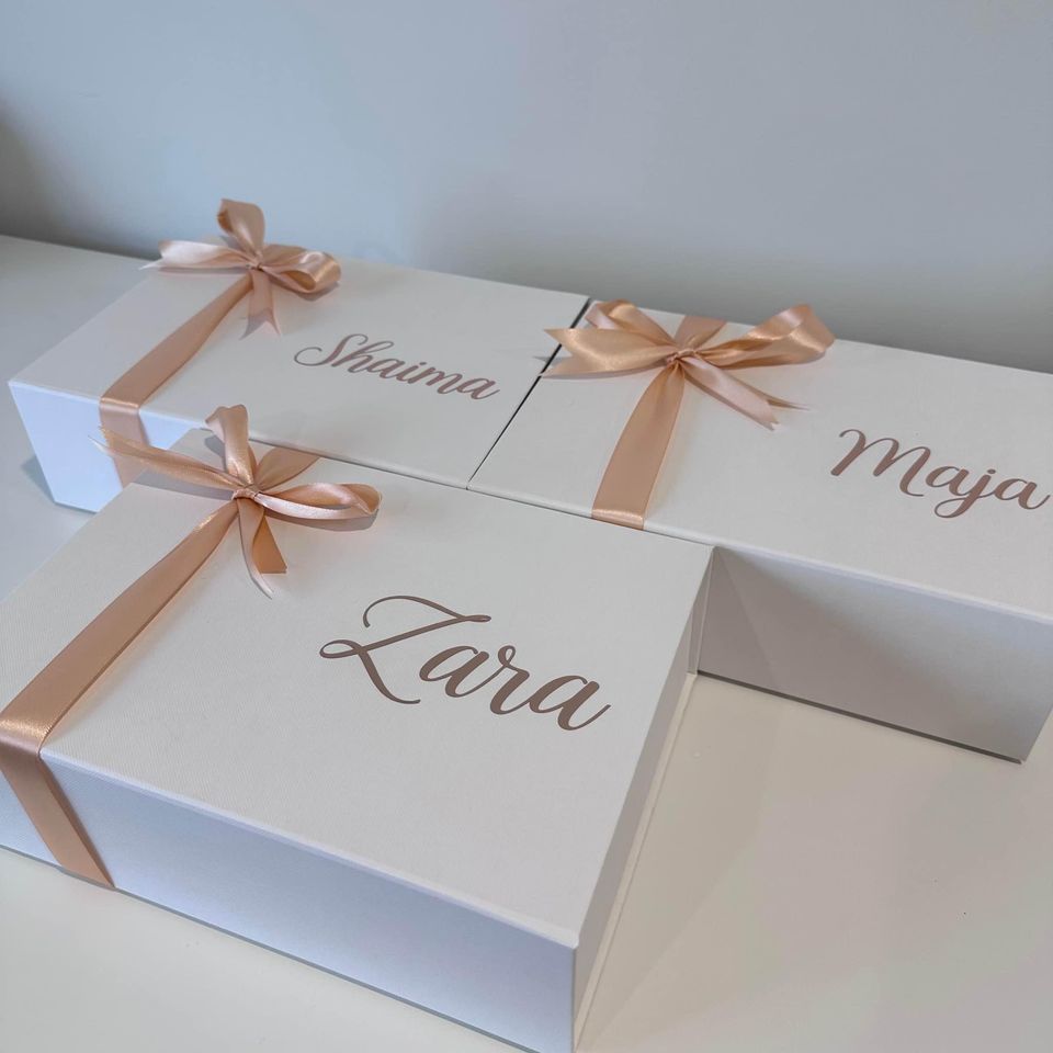 The Classic Bridesmaid Propsal Box