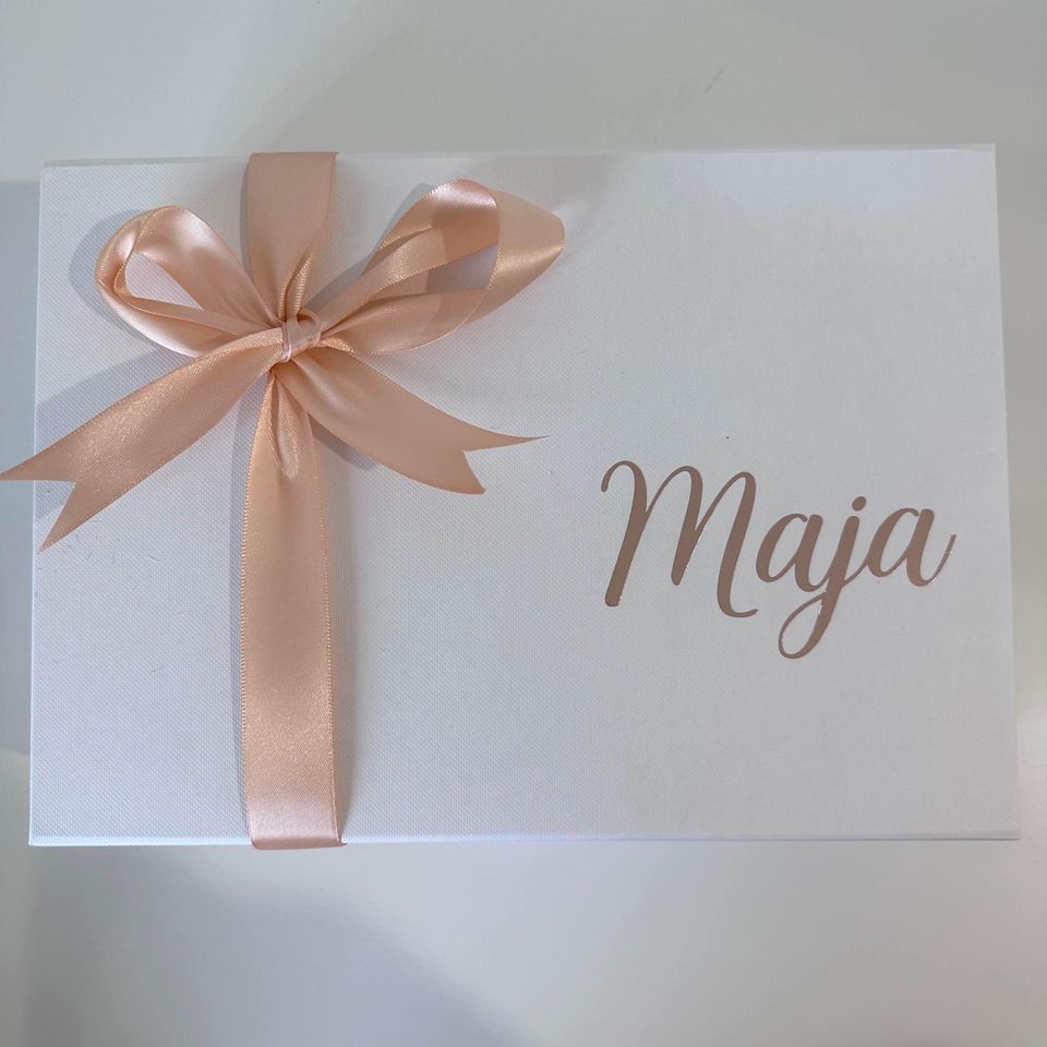 The Classic Bridesmaid Propsal Box